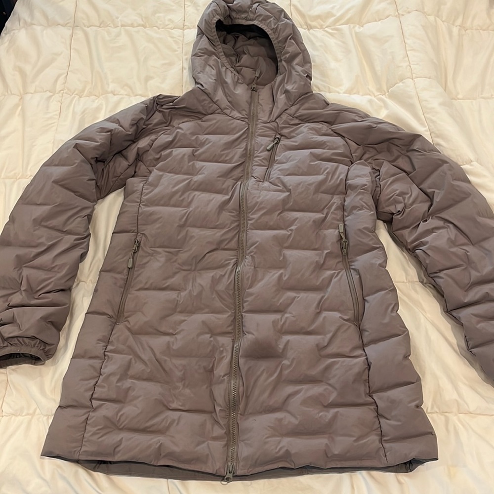 Beige ski/snowboard jacket, lightweight, only worn a few times